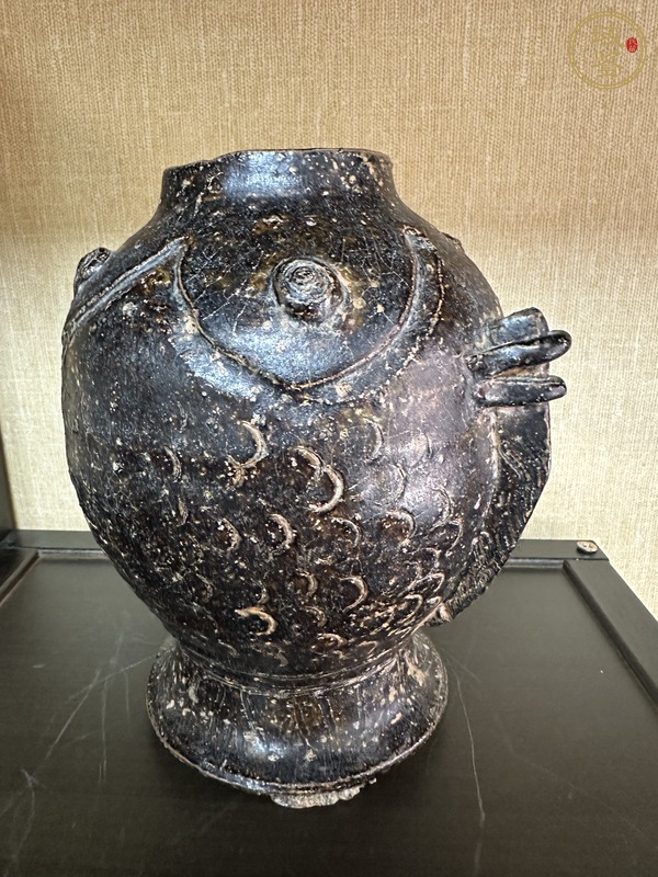 古玩陶瓷醬釉雙魚瓶真品鑒賞圖