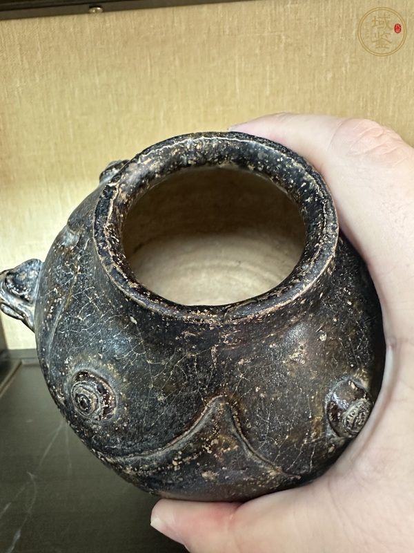 古玩陶瓷醬釉雙魚瓶真品鑒賞圖