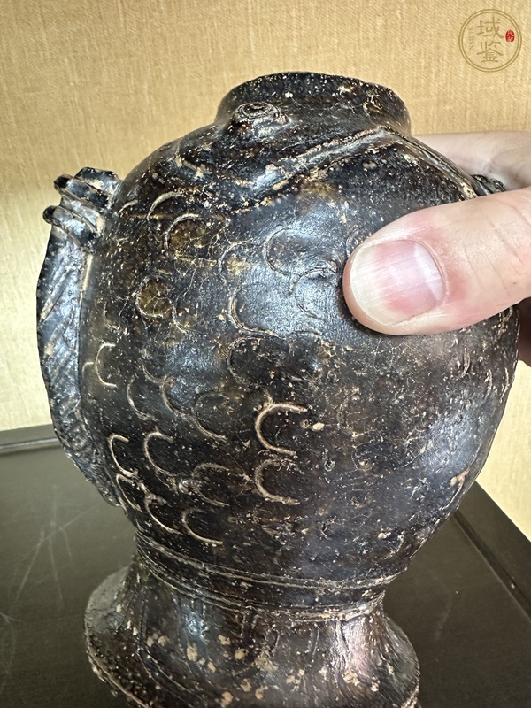 古玩陶瓷醬釉雙魚瓶真品鑒賞圖