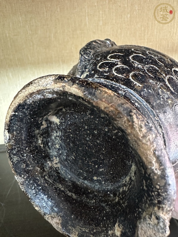 古玩陶瓷醬釉雙魚瓶真品鑒賞圖