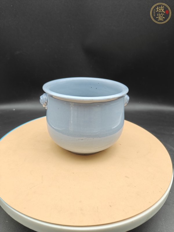 古玩陶瓷藍(lán)釉雙鋪首圈足香爐真品鑒賞圖