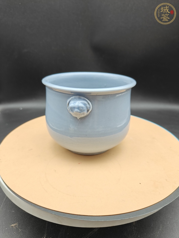 古玩陶瓷藍(lán)釉雙鋪首圈足香爐真品鑒賞圖