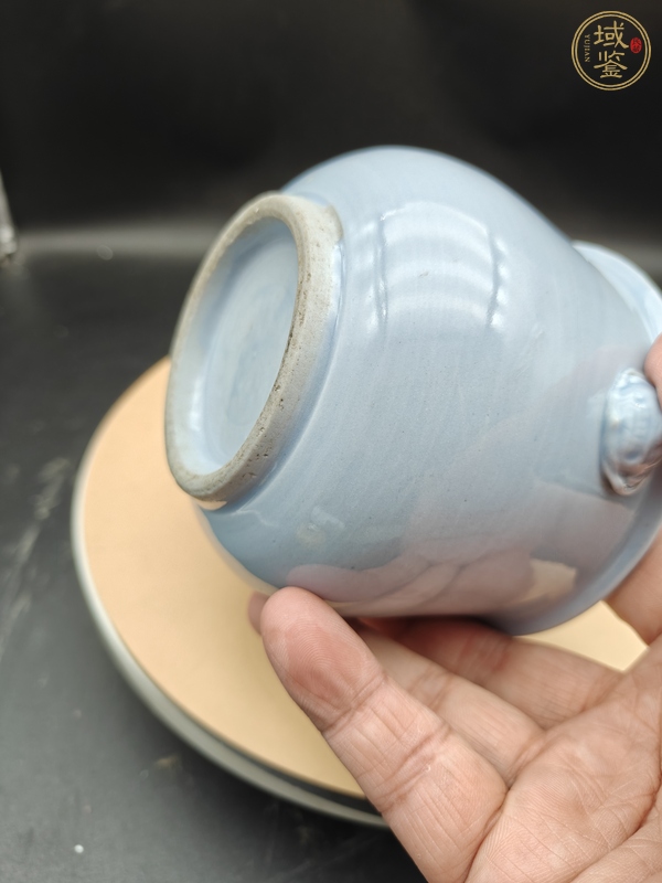 古玩陶瓷藍(lán)釉雙鋪首圈足香爐真品鑒賞圖