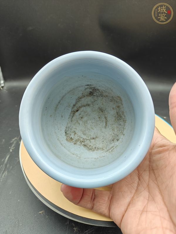 古玩陶瓷藍(lán)釉雙鋪首圈足香爐真品鑒賞圖