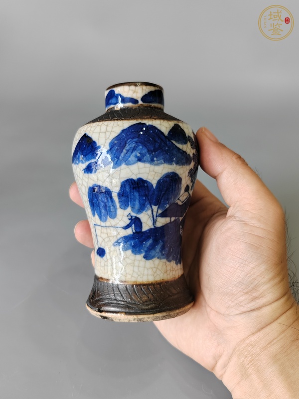 古玩陶瓷哥釉青花山水紋瓶真品鑒賞圖