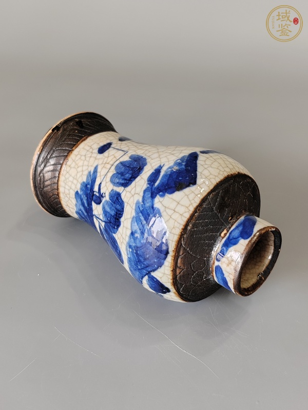 古玩陶瓷哥釉青花山水紋瓶真品鑒賞圖