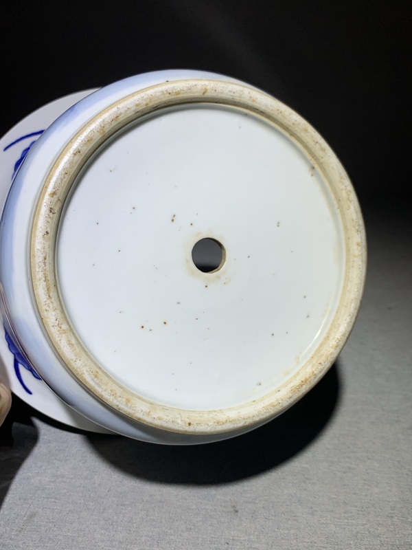 古玩陶瓷清代晚期青花蓮池鴛鴦紋花盆全品范疇。拍賣,當前價格6600元