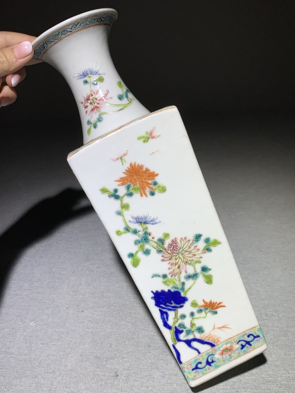 古玩陶瓷民國細路粉彩四季花卉紋天圓地方瓶幾乎全品拍賣,當前價格3800元