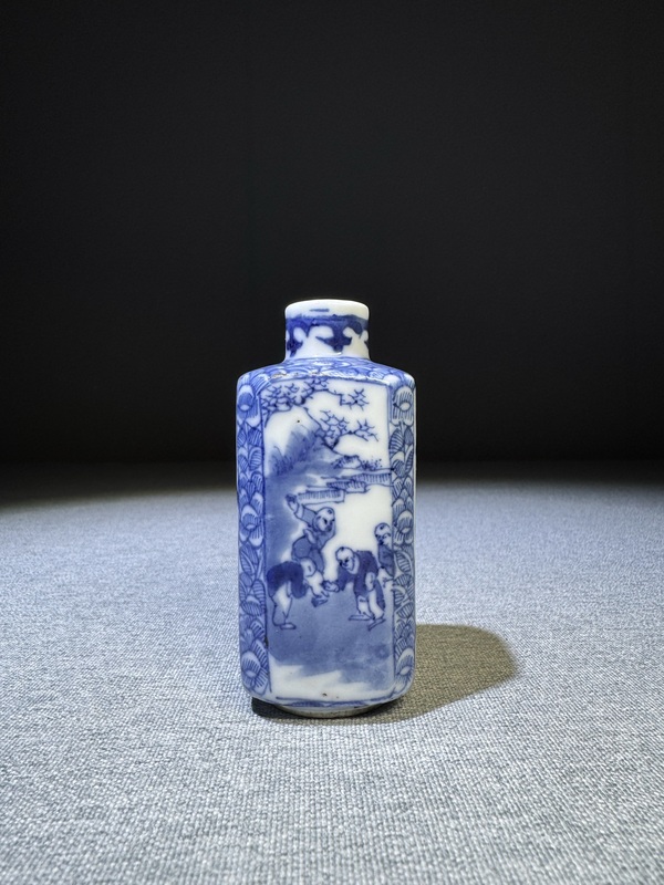 古玩陶瓷清代晚期青花嬰戲紋四方鼻煙壺全品罕見拍賣，當前價格9980元