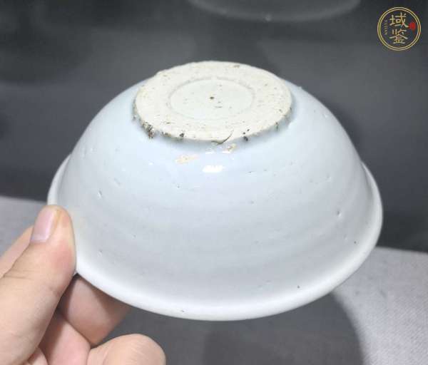 古玩陶瓷青花蘭草紋淺碗真品鑒賞圖