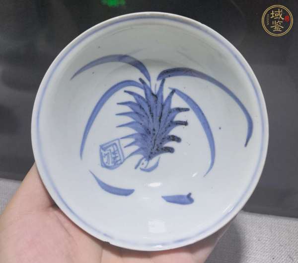 古玩陶瓷青花蘭草紋淺碗真品鑒賞圖