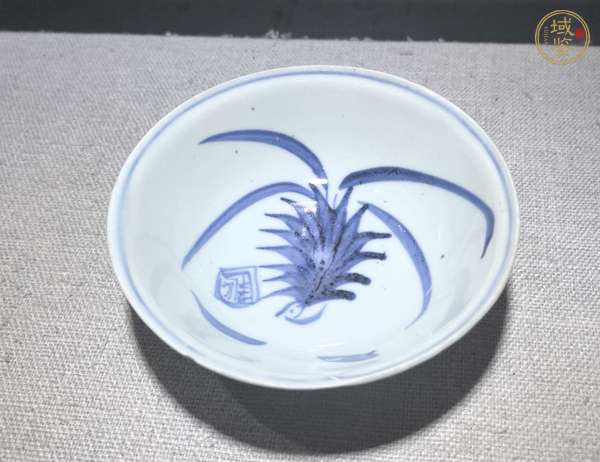 古玩陶瓷青花蘭草紋淺碗真品鑒賞圖