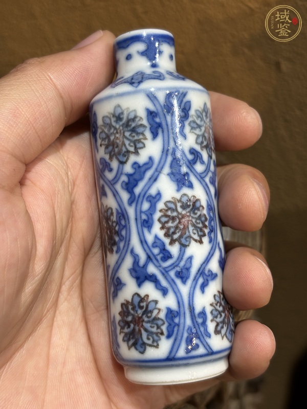古玩陶瓷青花釉里紅花卉紋鼻煙壺，疑似復窯真品鑒賞圖