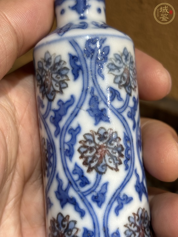 古玩陶瓷青花釉里紅花卉紋鼻煙壺，疑似復窯真品鑒賞圖