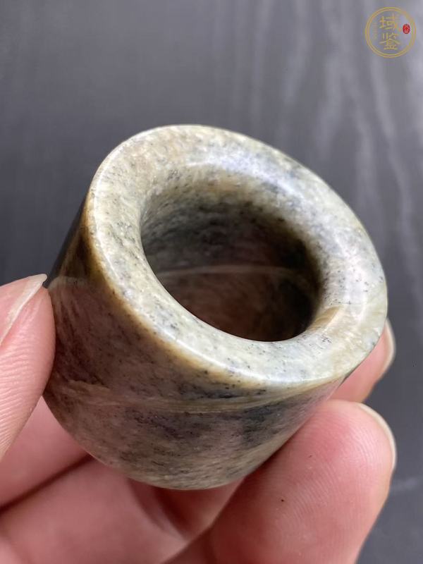 古玩玉器和田玉雕“素紋扳指”真品鑒賞圖