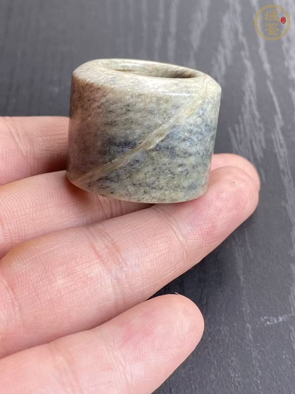 古玩玉器和田玉雕“素紋扳指”真品鑒賞圖
