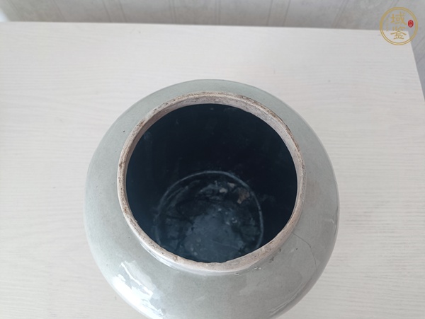 古玩陶瓷花蝶紋罐真品鑒賞圖