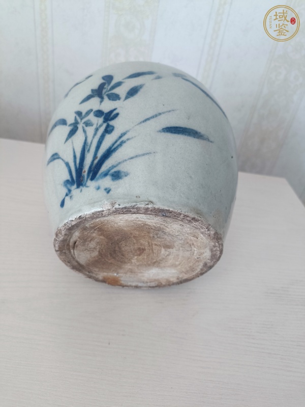 古玩陶瓷花蝶紋罐真品鑒賞圖