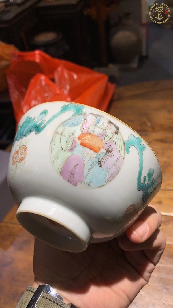 古玩陶瓷粉彩和合二仙圖茶碗真品鑒賞圖
