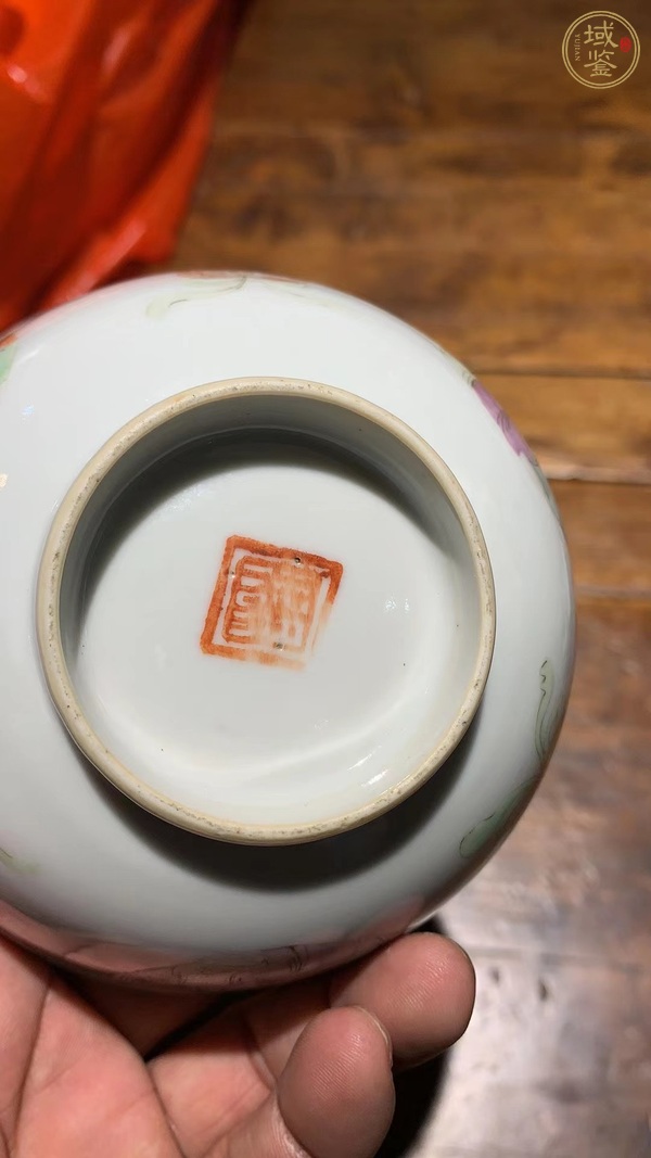 古玩陶瓷粉彩和合二仙圖茶碗真品鑒賞圖