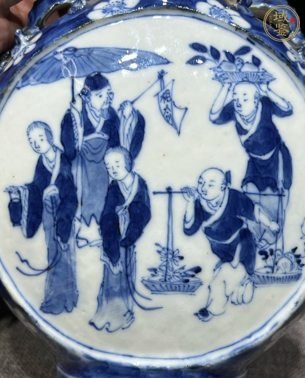 古玩陶瓷青花抱月瓶真品鑒賞圖