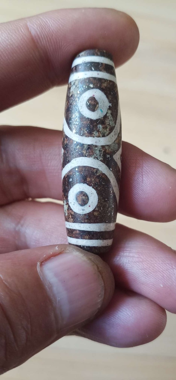 古玩轉賣隕石三眼財富天珠(鑲蝕藏藥)拍賣，當前價格386元