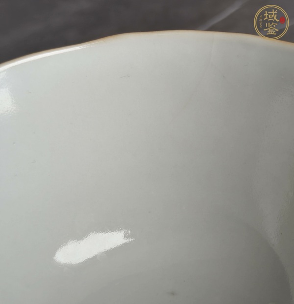 古玩陶瓷粉彩花卉紋花口碗真品鑒賞圖