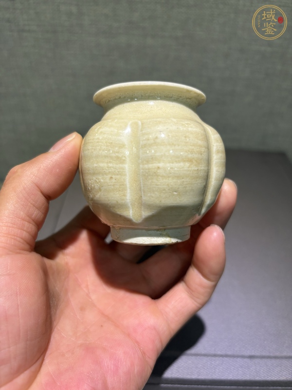 古玩陶瓷瓜棱罐真品鑒賞圖