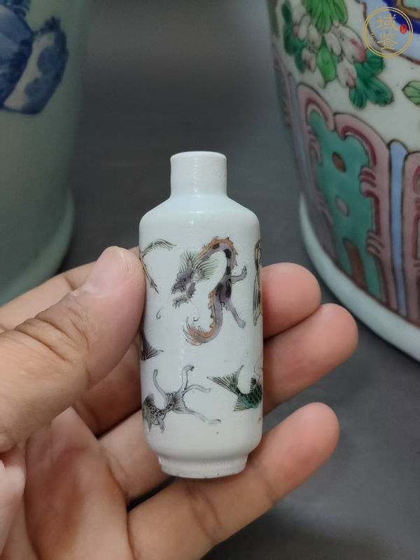 古玩陶瓷鼻煙壺真品鑒賞圖