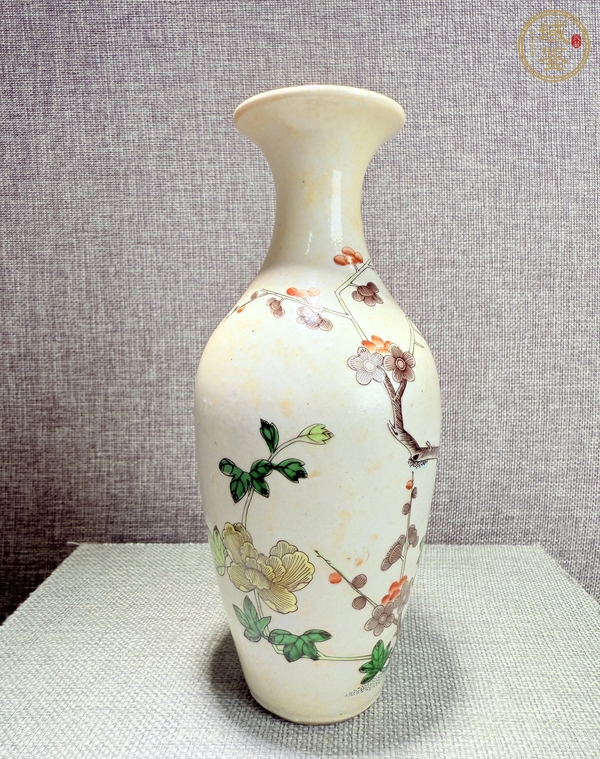 古玩陶瓷五彩花卉紋瓶真品鑒賞圖