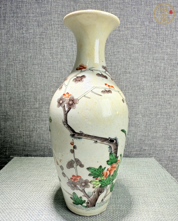 古玩陶瓷五彩花卉紋瓶真品鑒賞圖