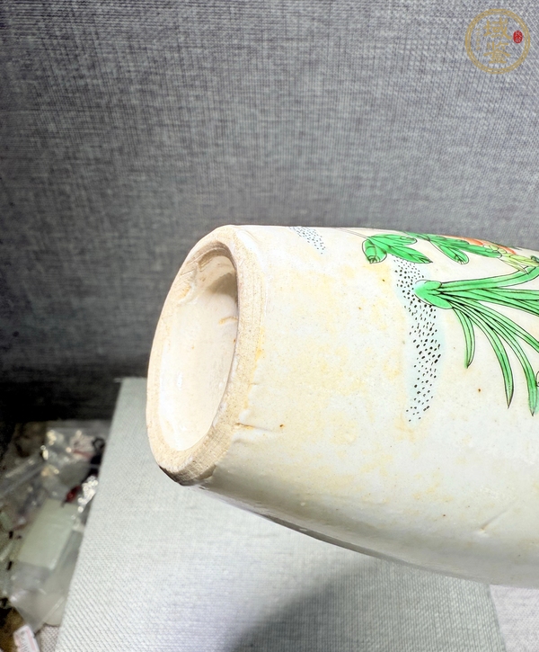 古玩陶瓷五彩花卉紋瓶真品鑒賞圖