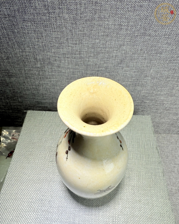 古玩陶瓷五彩花卉紋瓶真品鑒賞圖
