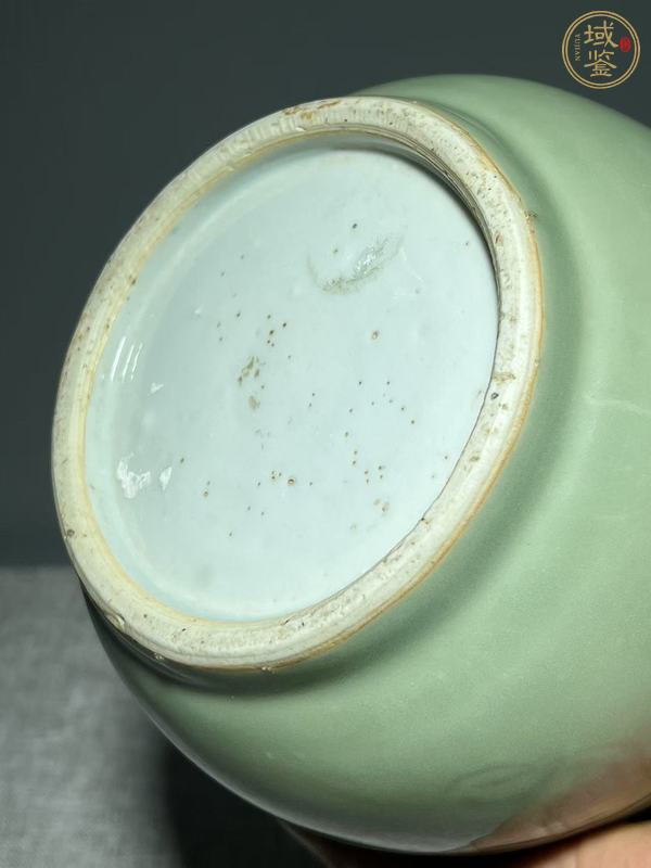 古玩陶瓷豆青釉暗刻龍紋蒜頭瓶真品鑒賞圖