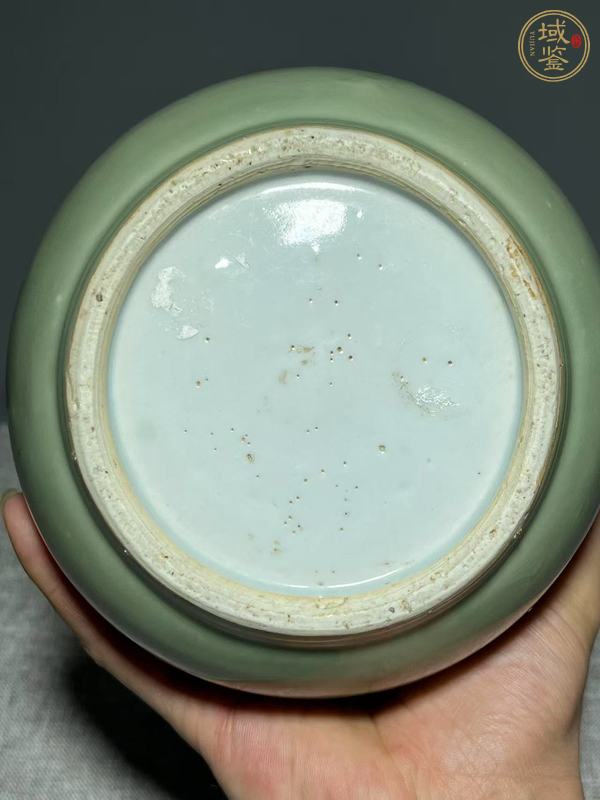 古玩陶瓷豆青釉暗刻龍紋蒜頭瓶真品鑒賞圖