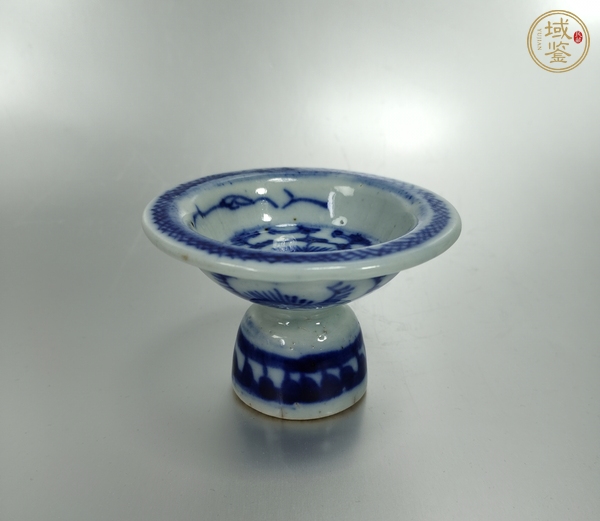 古玩陶瓷青花淡描花卉紋高足盤真品鑒賞圖
