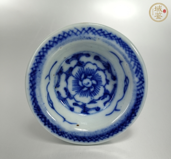 古玩陶瓷青花淡描花卉紋高足盤真品鑒賞圖