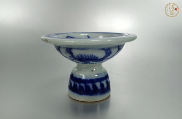 古玩陶瓷青花淡描花卉紋高足盤真品鑒賞圖