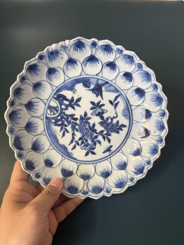 古玩轉賣晚明·蓮瓣紋花鳥紋細路青花盤，非常少見拍賣，當前價格42000元