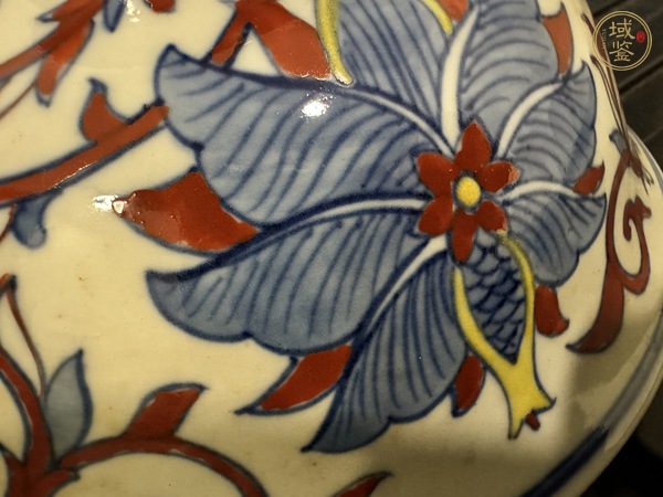 古玩陶瓷花卉紋斗彩高足碗真品鑒賞圖