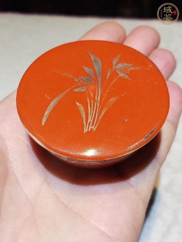 古玩晚清珊瑚紅描金印泥盒真品鑒賞圖