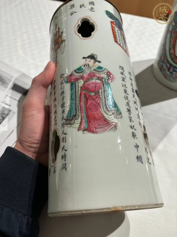 古玩陶瓷粉彩無雙譜帽筒真品鑒賞圖