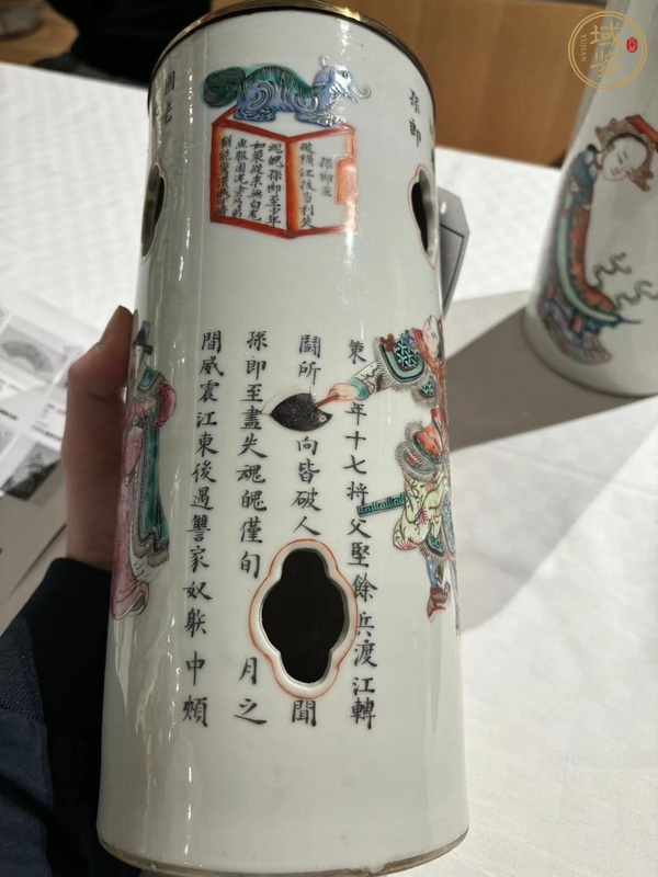 古玩陶瓷粉彩無雙譜帽筒真品鑒賞圖
