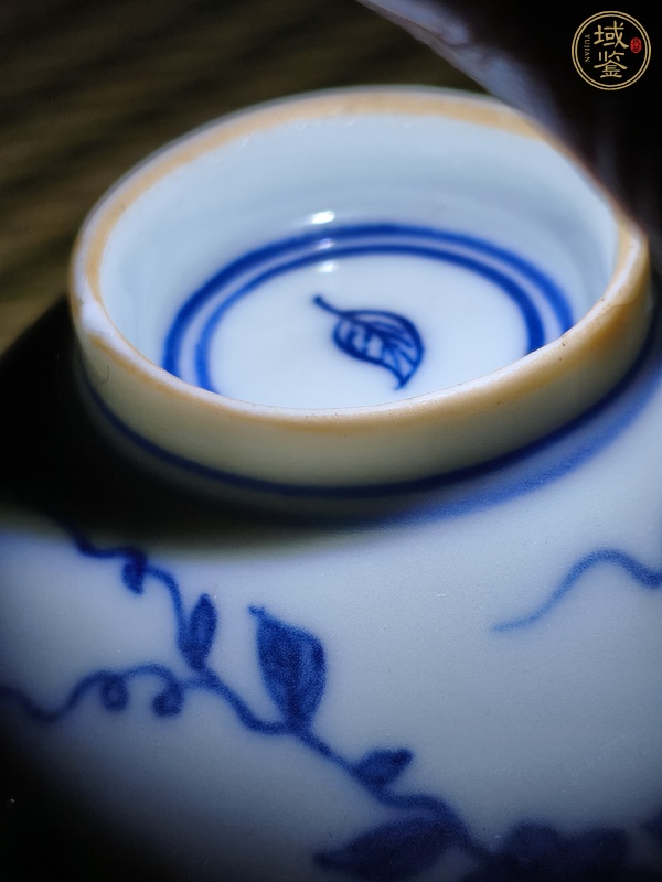 古玩陶瓷青花蝴蝶紋杯真品鑒賞圖