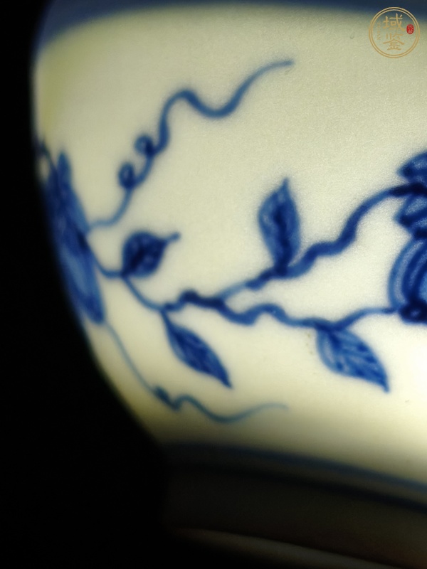 古玩陶瓷青花蝴蝶紋杯真品鑒賞圖