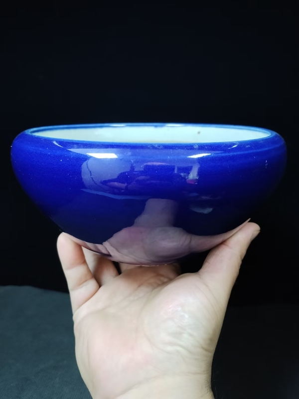 古玩陶瓷（全品）清晚期咸豐霽藍釉大香爐描述：直徑20cm，高9.5cm拍賣，當前價格2200元
