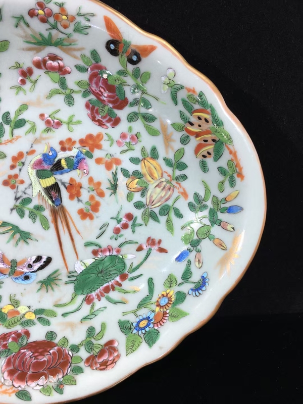 古玩陶瓷（全品）清中期道光豆青釉粉彩花鳥紋飾異形盤長27.5厘米，寬23.6厘米拍賣，當前價格3000元