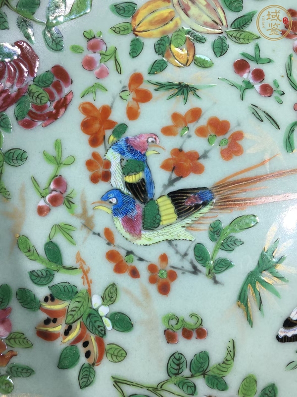 古玩陶瓷花鳥蝶紋廣彩盤真品鑒賞圖