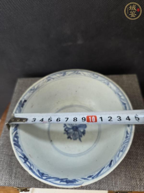 古玩陶瓷花卉紋青花碗真品鑒賞圖