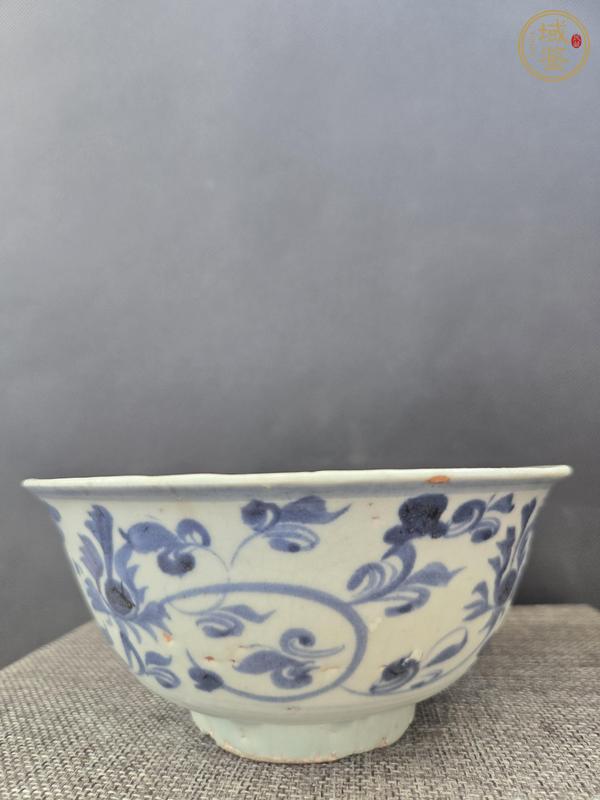 古玩陶瓷花卉紋青花碗真品鑒賞圖